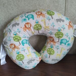 Boppy Pillow + Cover Jungle Animals Sit Me Up Infant Pillow